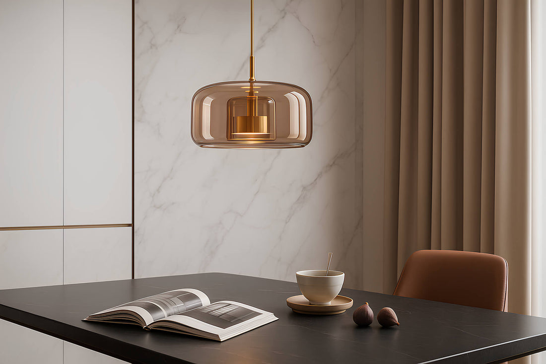 Les tendances 2025 en suspensions : couleurs, formes et matières incontournables