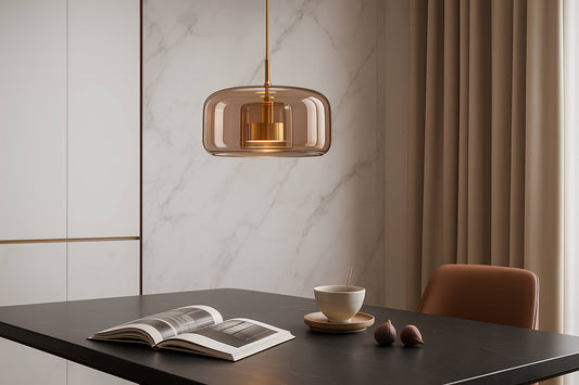 Les tendances 2025 en suspensions : couleurs, formes et matières incontournables