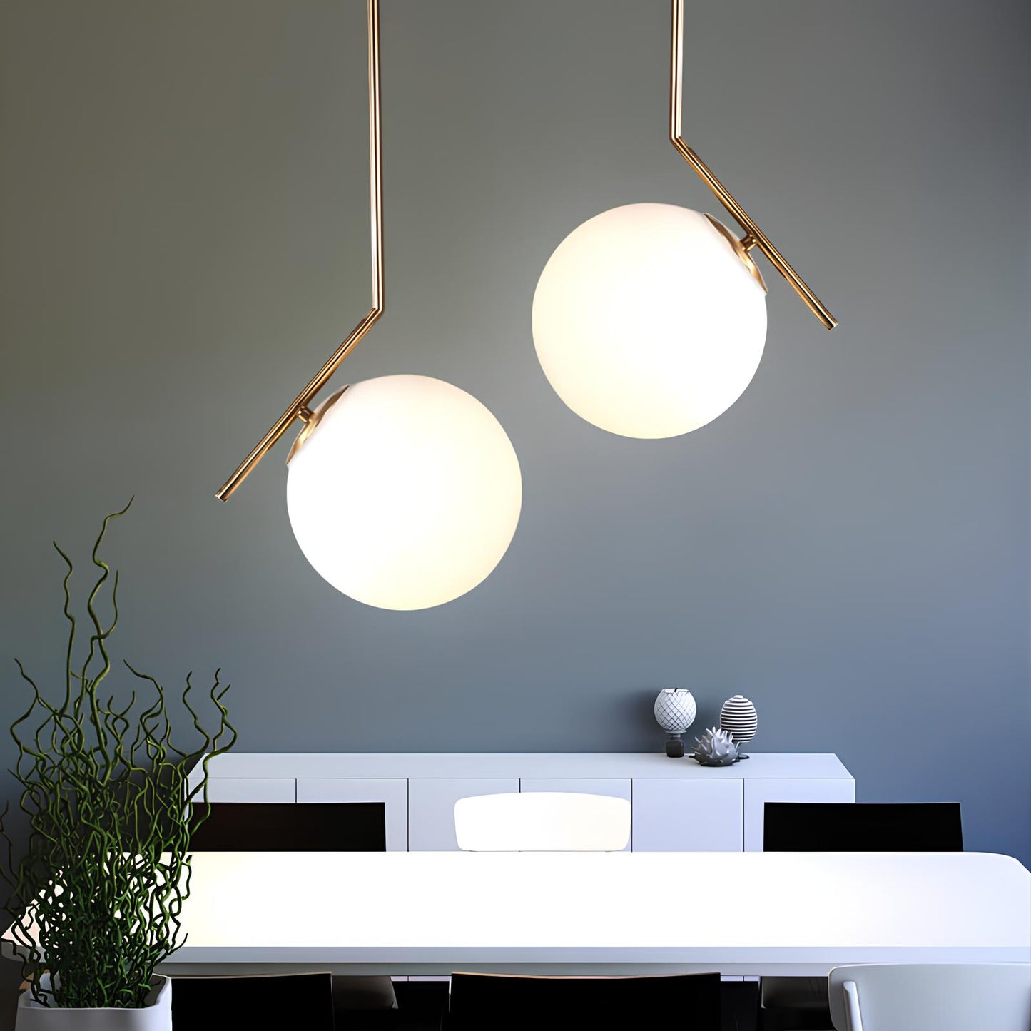 Suspension boule en verre et laiton – Luminaire moderne et raffiné