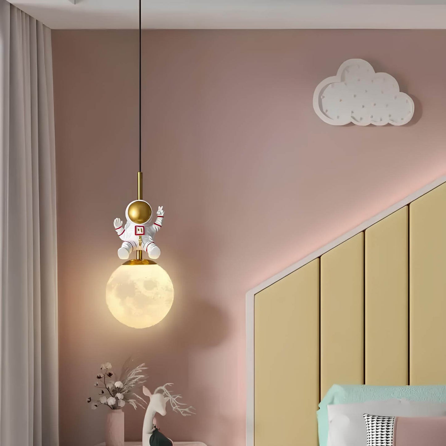 Suspension chambre enfant astronaute