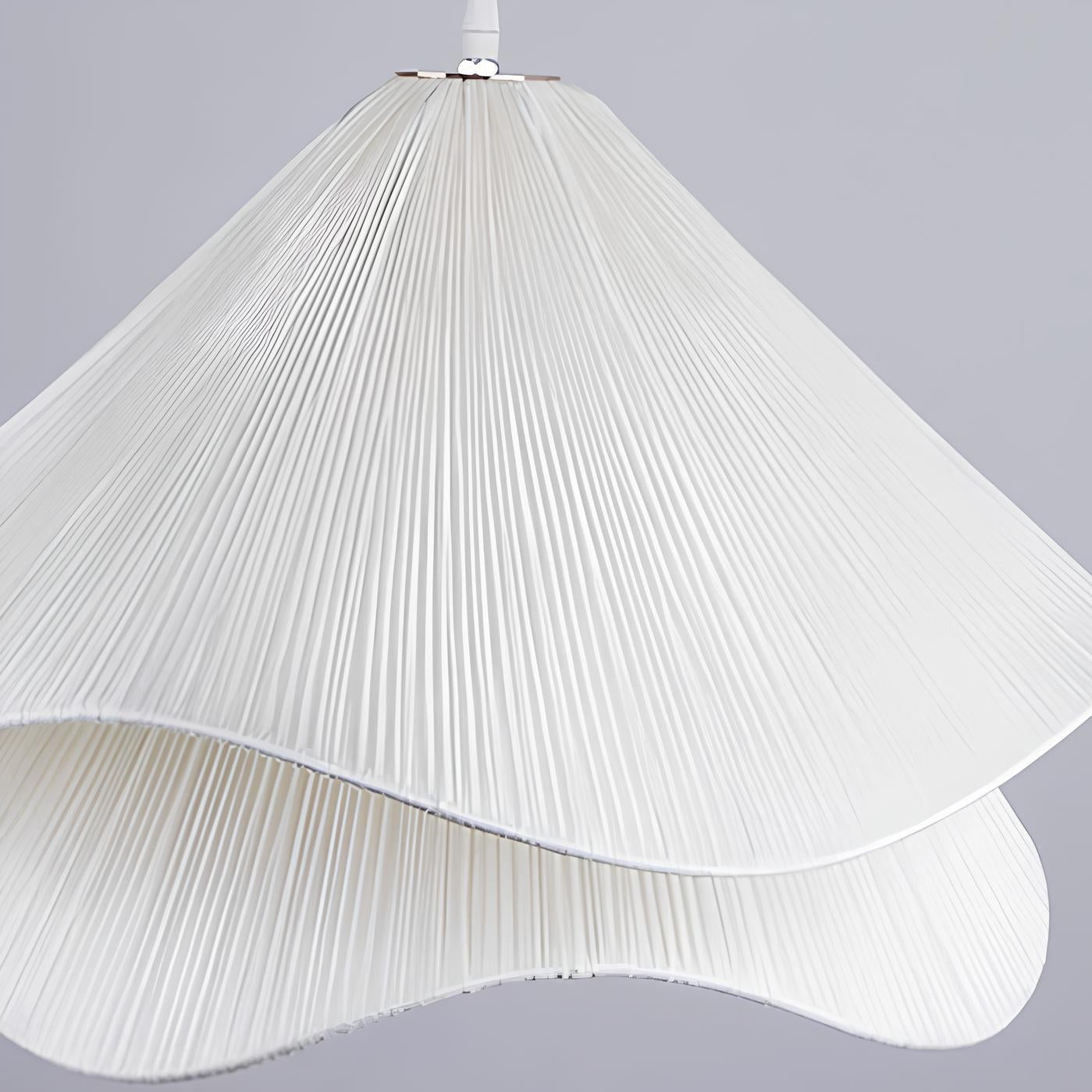 Suspension fleur en tissu – Design poétique et lumineux