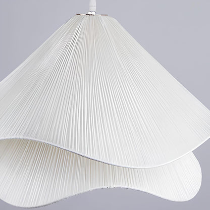 Suspension fleur en tissu – Design poétique et lumineux