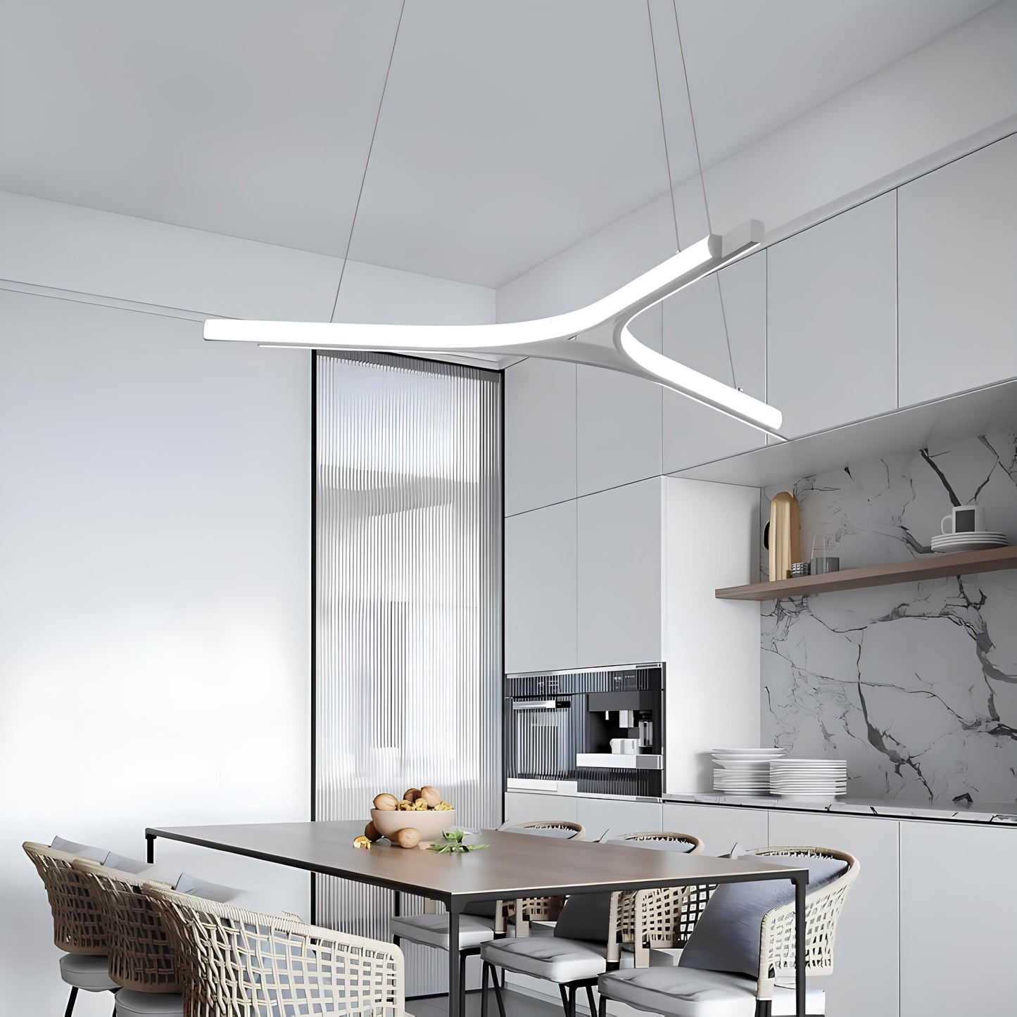 Suspension moderne blanche en métal au design géométrique