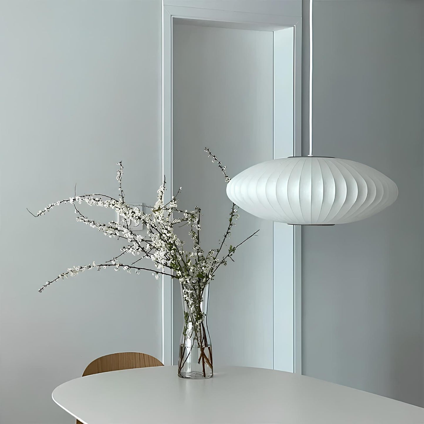 Suspension moderne en métal et soie au design bulle